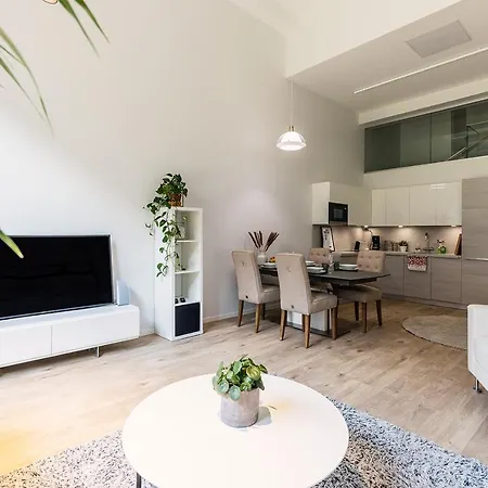 Seaside Deluxe Loft - Beach, Free Parking & 10 Min To Metro *